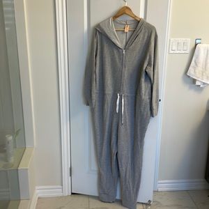 JH x Smash & Tess Harris Hoodie Romper. Size 2XL. Like new, only wore 2-3 times.